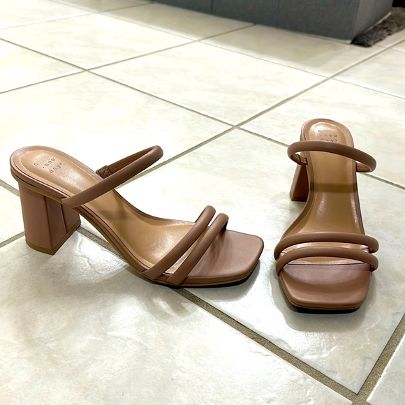 Mule Heels - 8 Wide - Picture 2 of 5